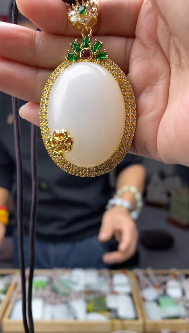 颈饰未镶嵌石英质玉婷*冷天然玉石未镶嵌颈饰