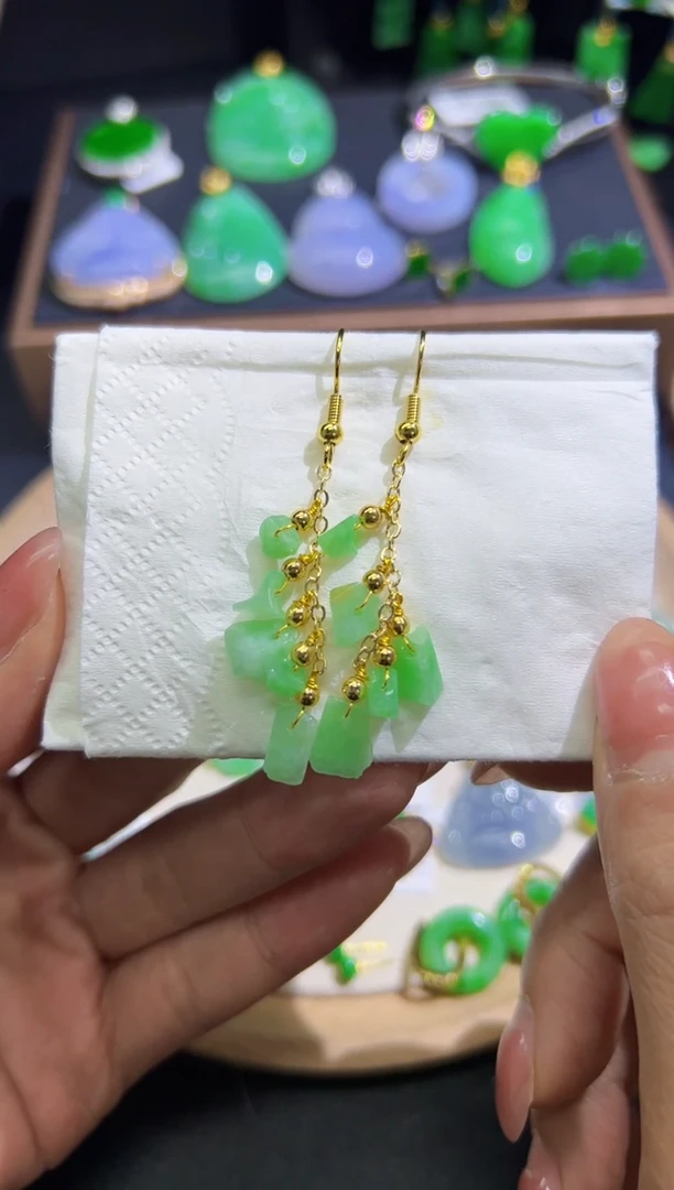 【闪购商品】翡翠耳饰未镶嵌Q缅料A货翡翠/支持复检/一件