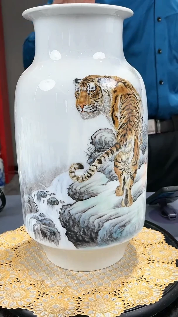 【闪购商品】官窑瓷画院007官窑瓷画院老虎赏瓶