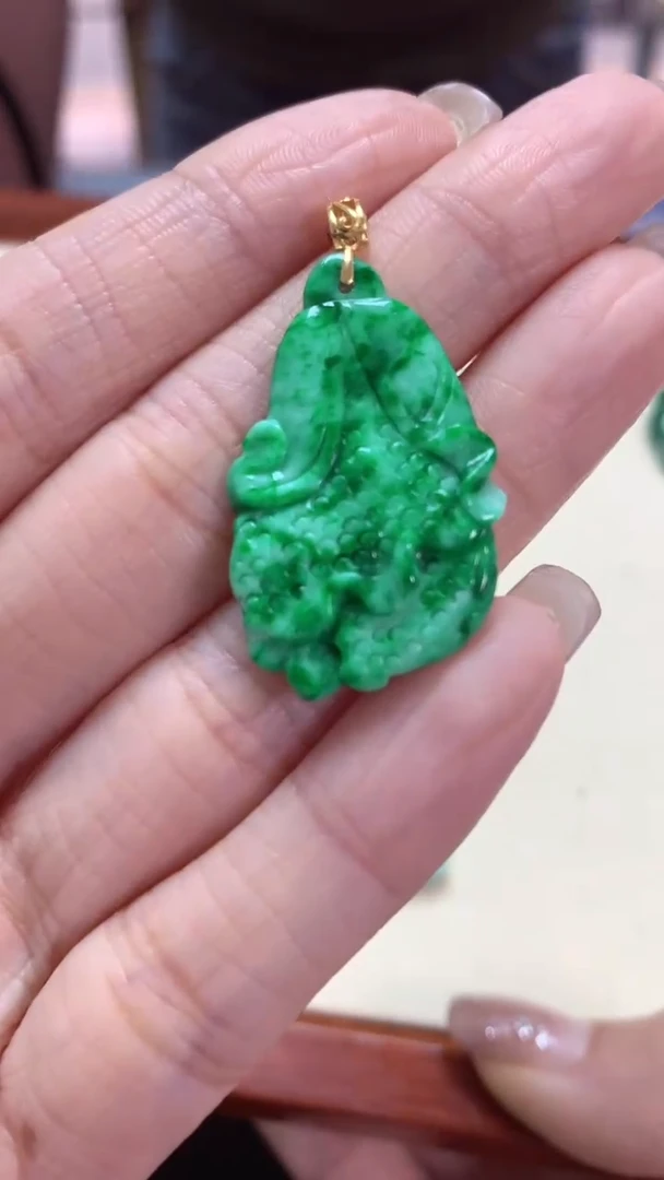 【闪购商品】翡翠吊坠(不含链)18K金镶嵌挂件