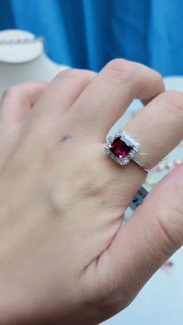 银S925镶嵌戒指石榴石421ZB1113产品一个（多样性）
