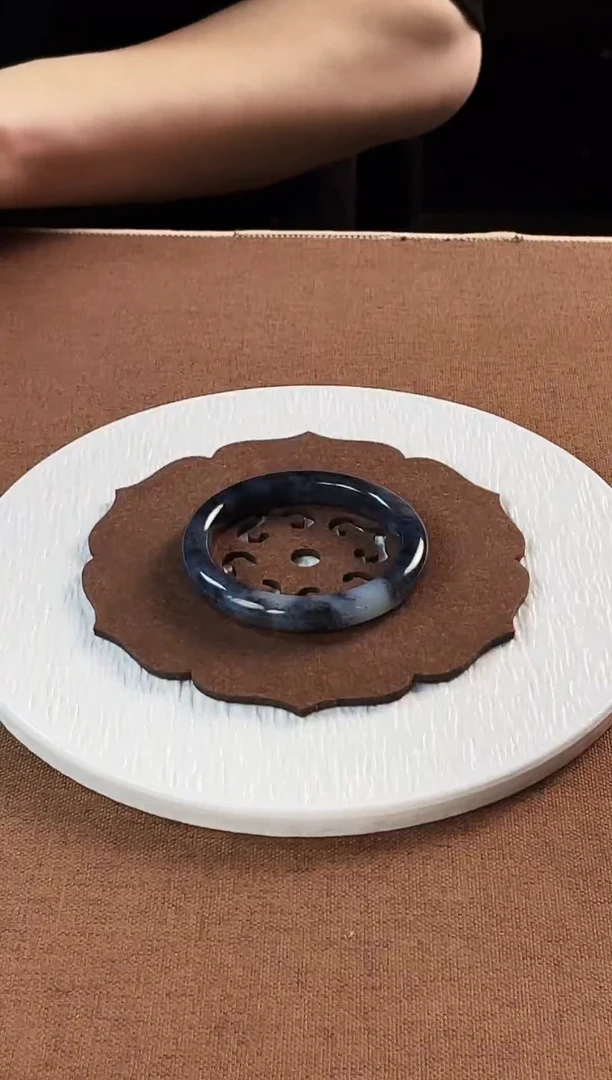 未镶嵌手镯和田玉青花手镯