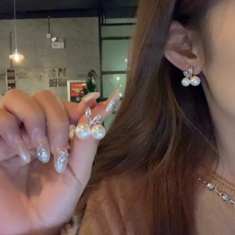 铜合金锆石耳饰 秋冬轻奢高级感锆石爱心珍珠耳环女气质耳针耳饰