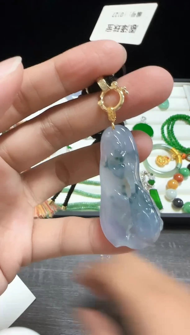 吊坠(赠链)未镶嵌翡翠翡翠A货