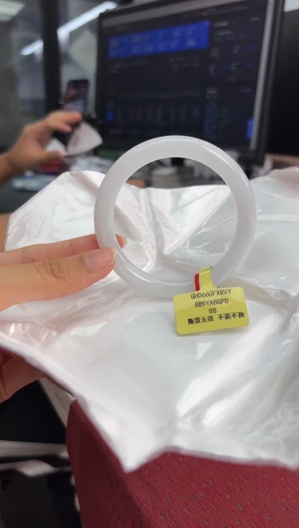未镶嵌手镯（圆镯）翡翠翡翠手镯6