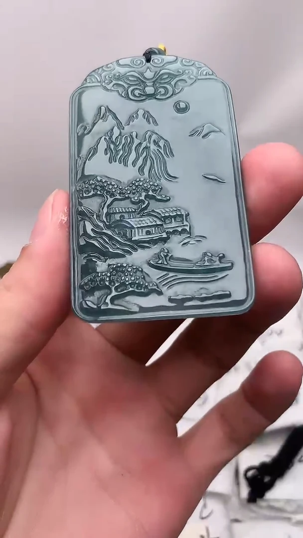 颈饰未镶嵌翡翠山水牌