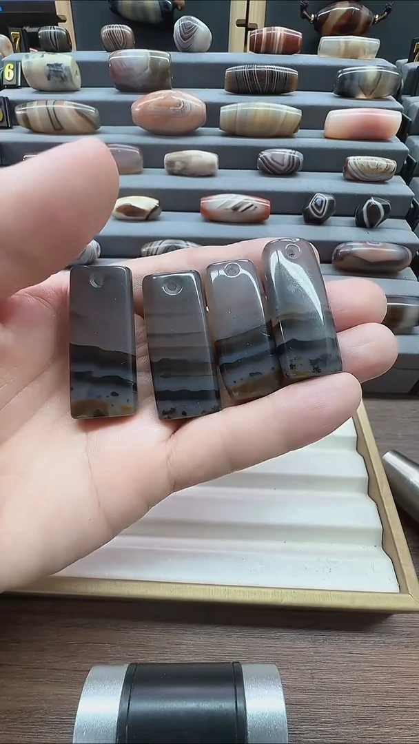 未镶嵌颈饰玛瑙/玉髓玛瑙 44*18*10