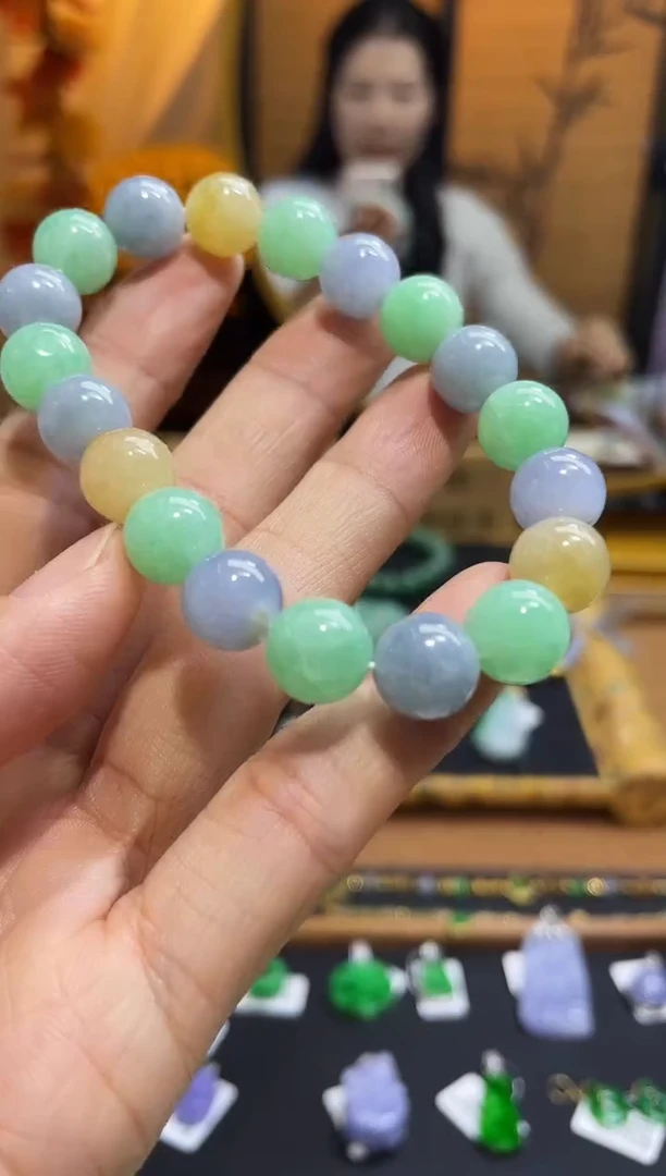 颈饰未镶嵌翡翠手串