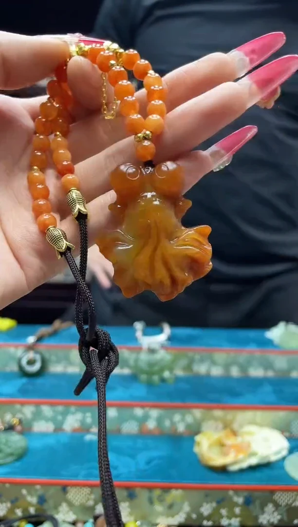 未镶嵌岫玉吊坠·