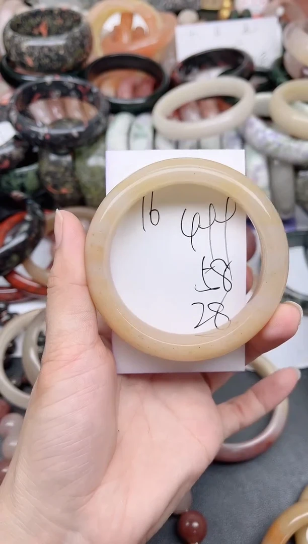 未镶嵌手镯石英质玉499