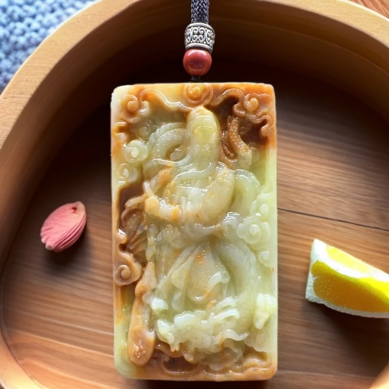 【龍帝专属】天然岫岩玉黄白俏色关公牌50X90MM（多样性发货一个A102