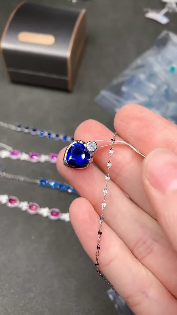 【闪购商品】蓝宝石颈饰银S925镶嵌.......