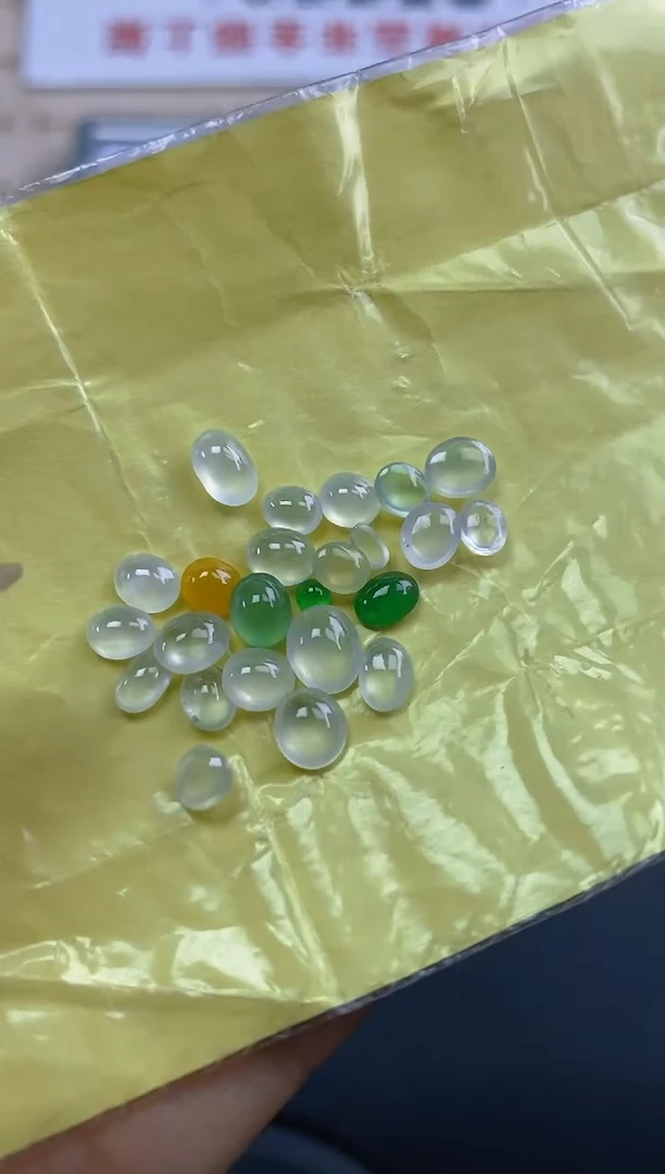 定制翡翠未镶嵌天然翡翠蛋面41