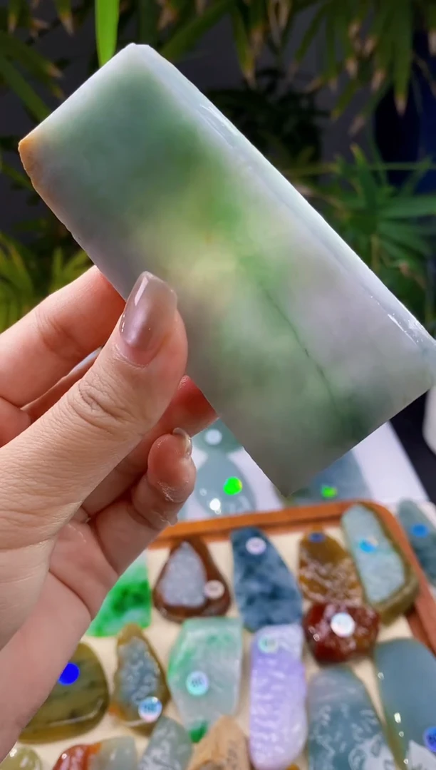 未镶嵌定制翡翠翡翠