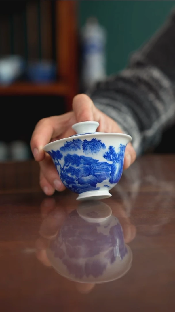晓月窑青花山水盖碗