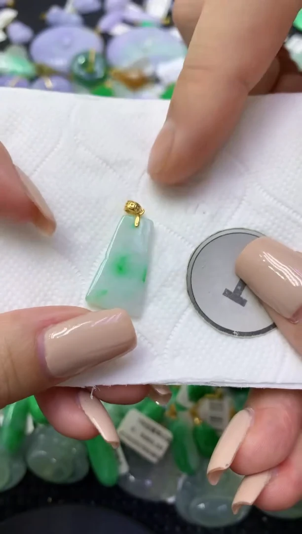 颈饰未镶嵌翡翠天然缅甸翡翠A货