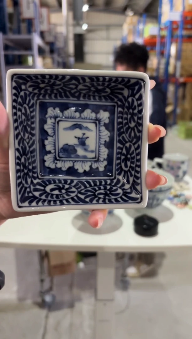 玻璃纸山水唐草寄せ・； 変型角皿（小）