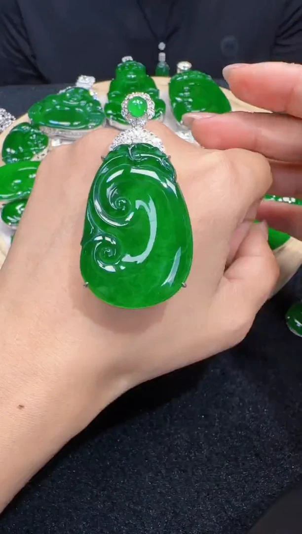 未镶嵌定制翡翠翡翠吊坠99