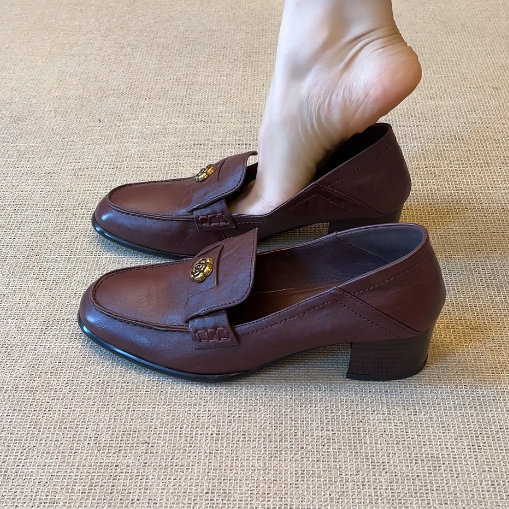 RubyL/4.5cm英伦风通勤复古圆头山茶花中口一脚蹬粗跟单鞋女款