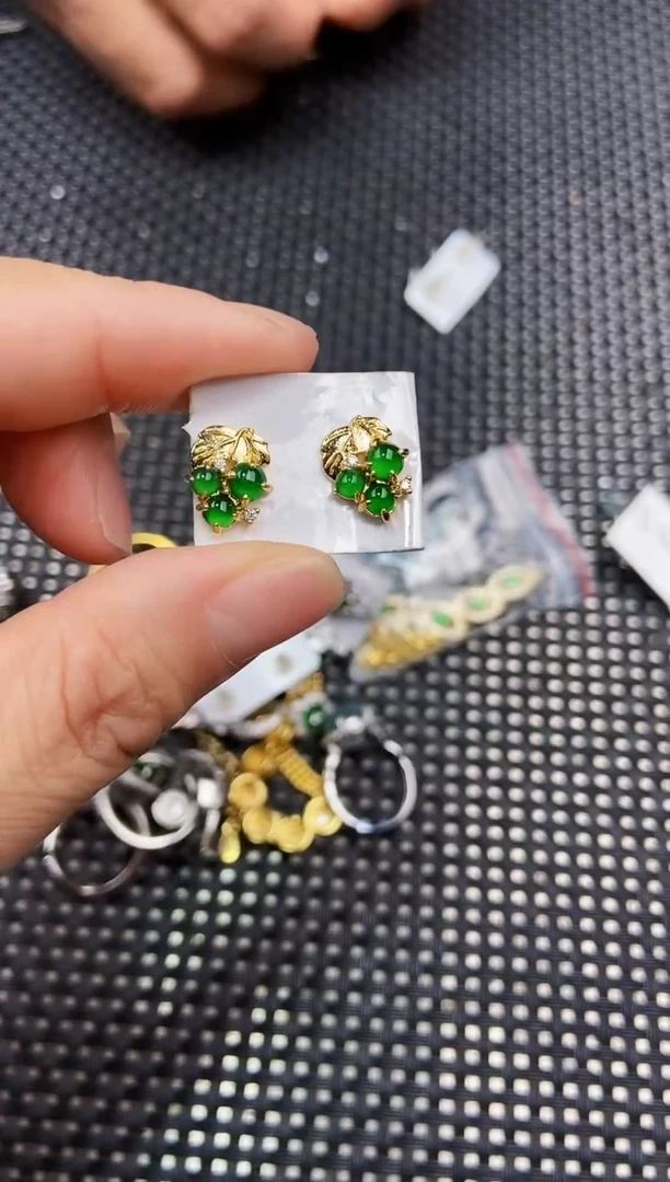 翡翠未镶嵌耳饰111111111