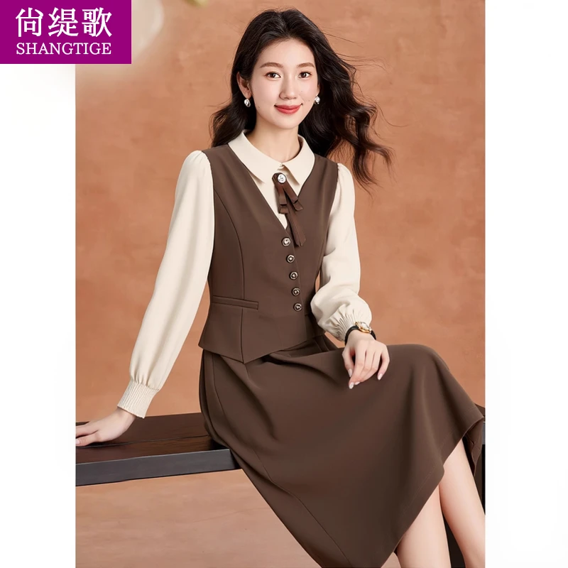 小香风连衣裙女秋轻奢高级感广州十三行重要场合假两件马甲背带裙