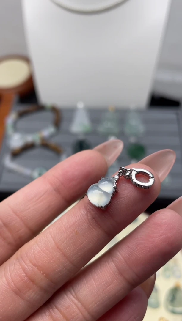 颈饰银S925镶嵌翡翠财***娘（1号链接）纯天然A货缅甸翡翠葫芦滴溜