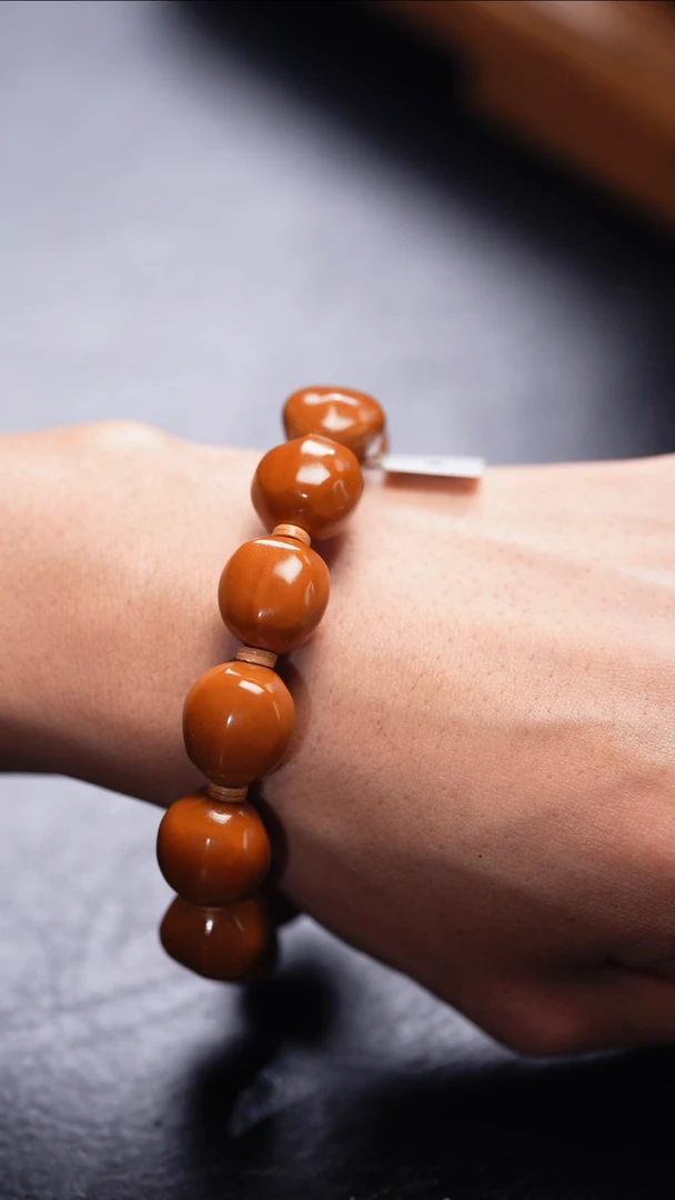 【闪购商品】橄榄核吊坠功利化