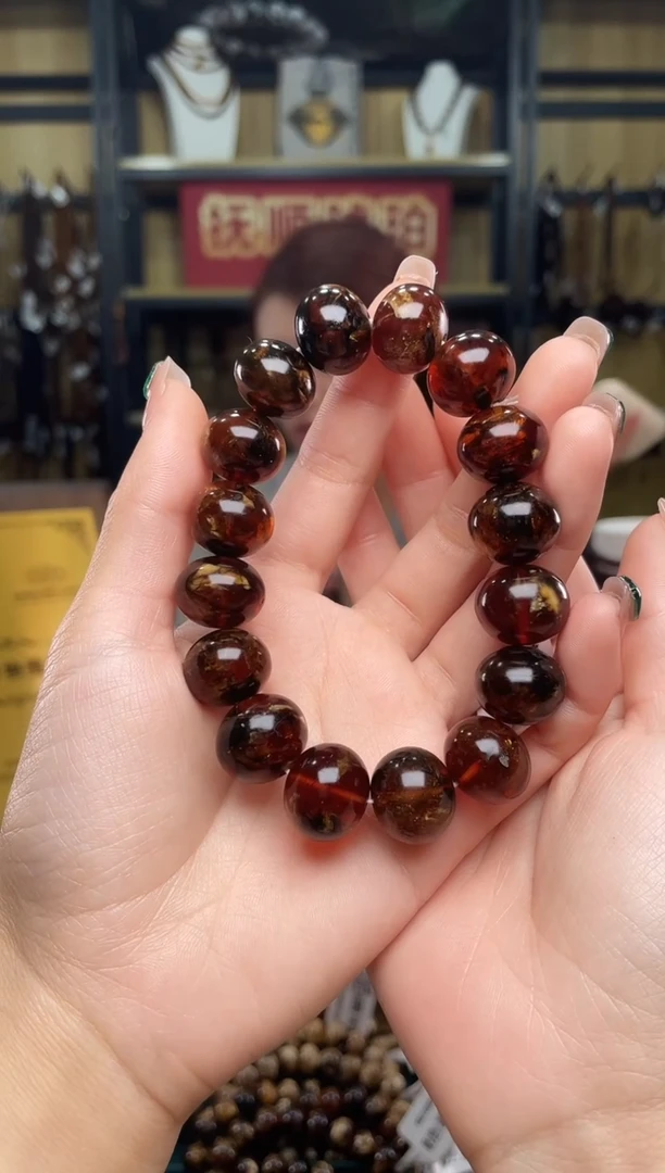 【闪购商品】琥珀裸石未镶嵌16+血蜡花手串
