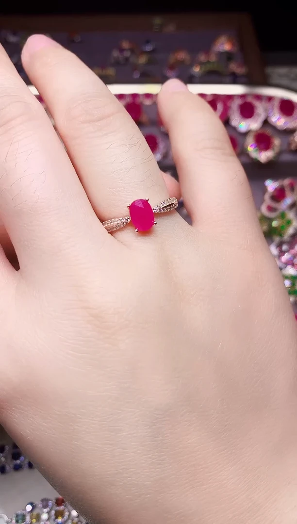 银S925镶嵌戒指红宝石....