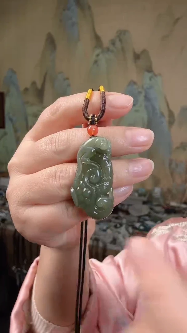 颈饰未镶嵌和田玉.