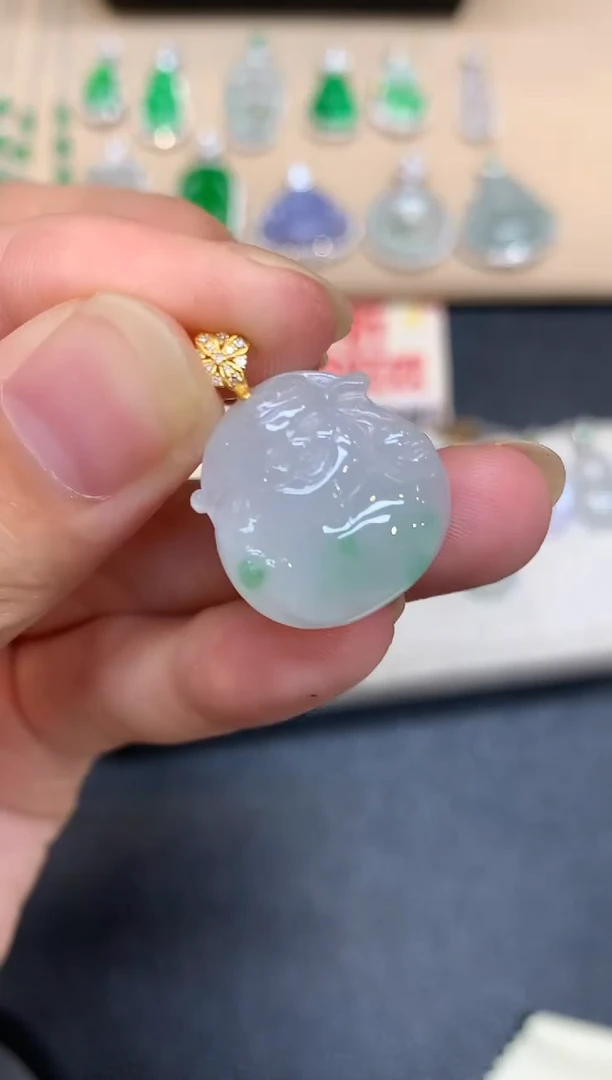 颈饰18K金镶嵌翡翠财神【无服务费