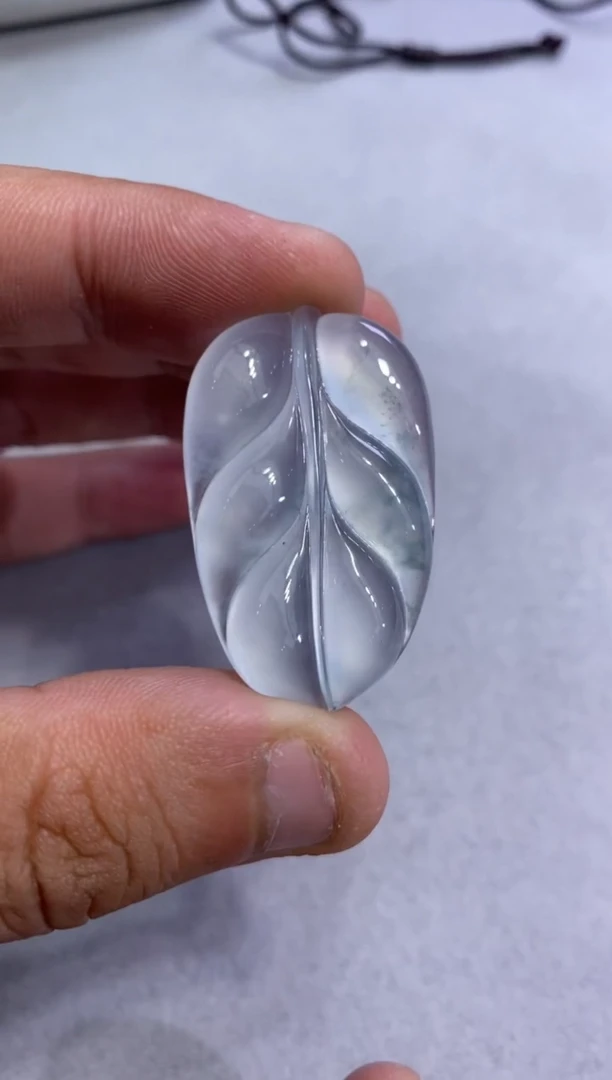 颈饰未镶嵌翡翠叶子33800  39.4  24.1  5.4