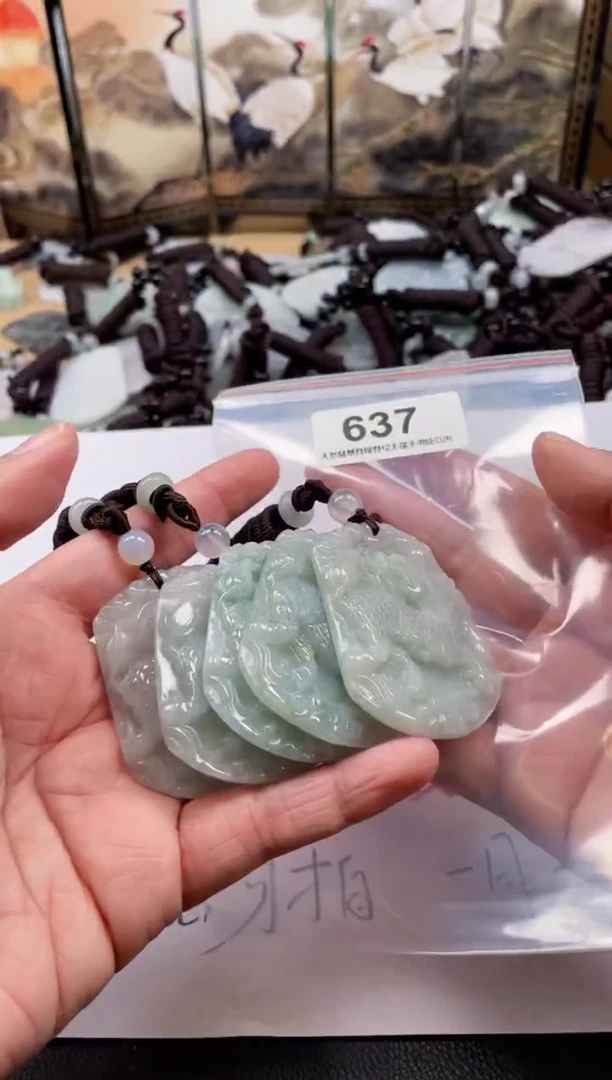 【闪购商品】翡翠颈饰未镶嵌缅甸A货翡翠有瑕疵多样性发一637