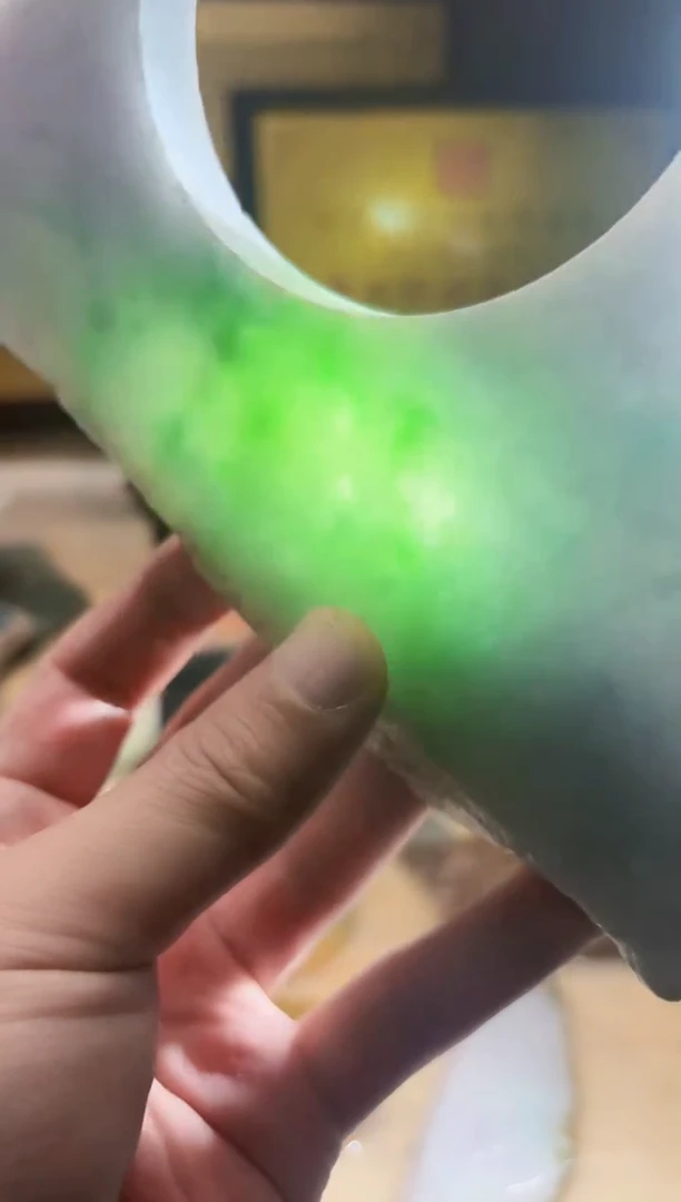 翡翠挂件未镶嵌A货张麦A198