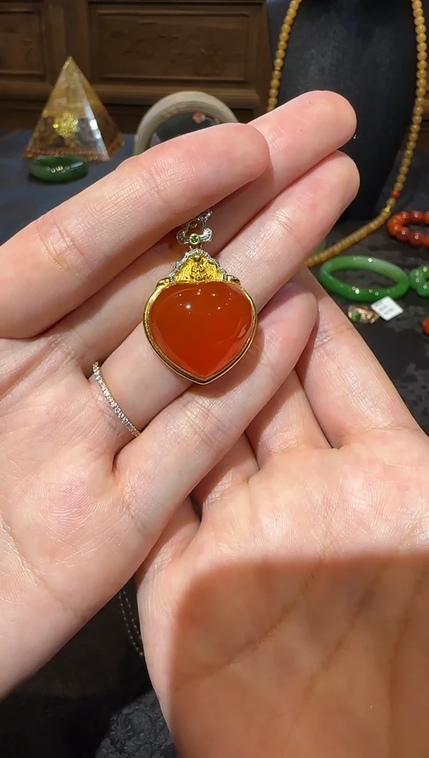 【闪购商品】南红玛瑙吊坠18K金镶嵌1