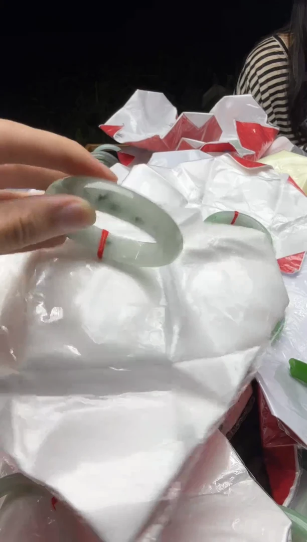 未镶嵌手镯翡翠D50