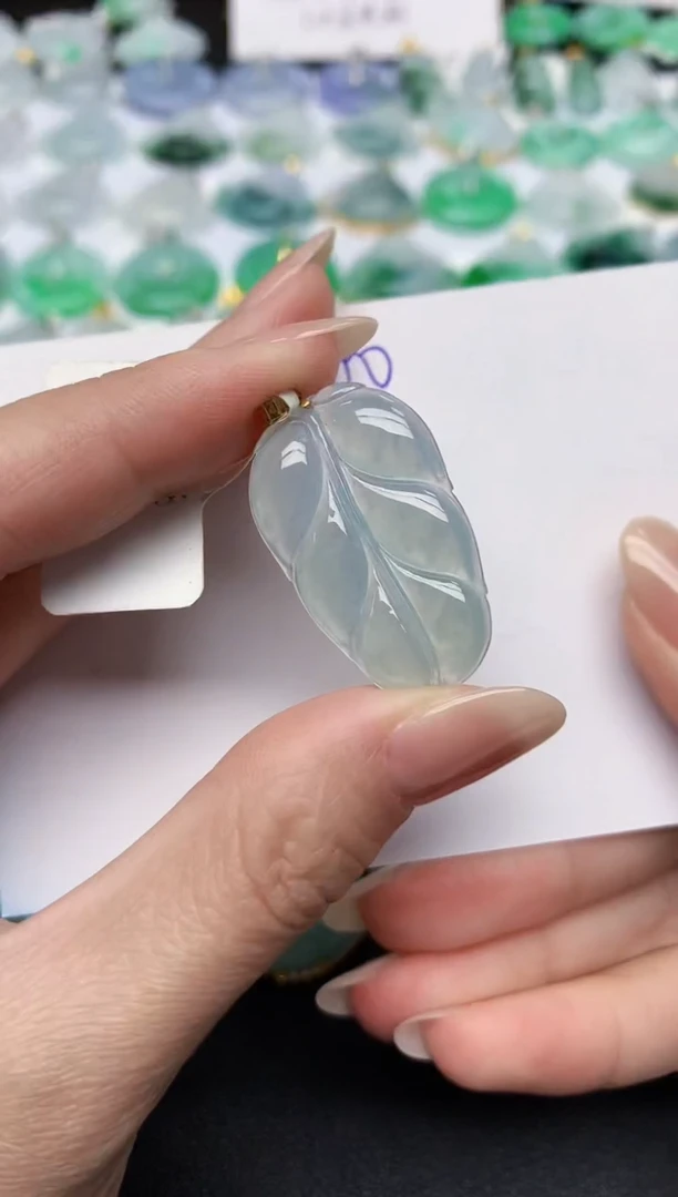 颈饰18K金镶嵌翡翠天然缅甸A货翡翠百元以上9元证书费自理