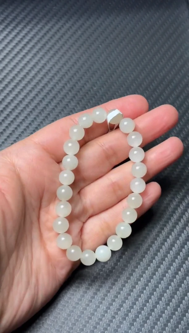 未镶嵌手链和田玉于田微色差卡8