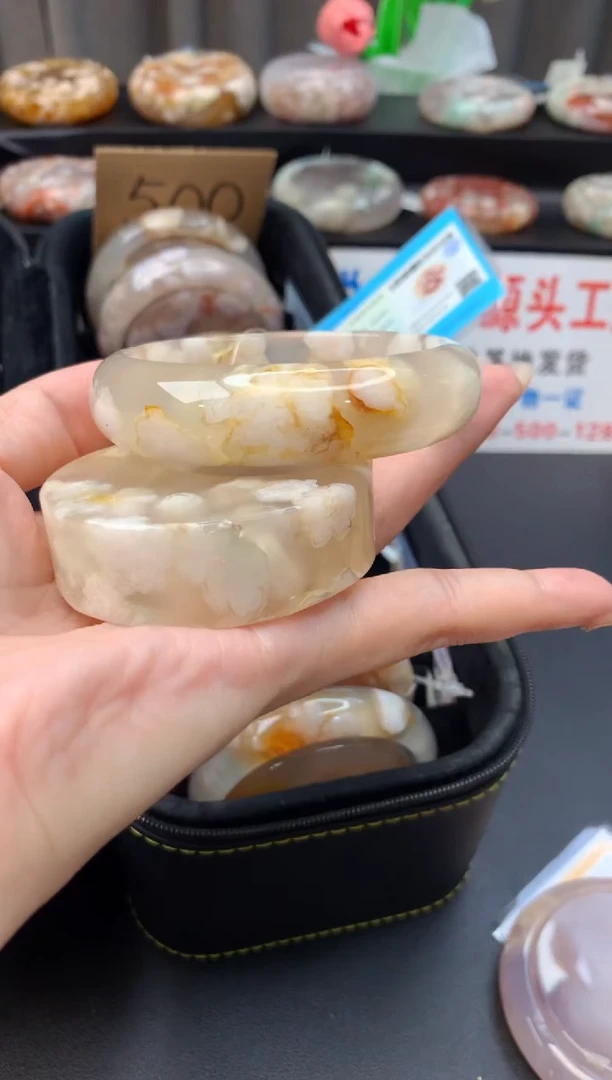 石英质玉手镯未镶嵌赠送镯心  圈口57