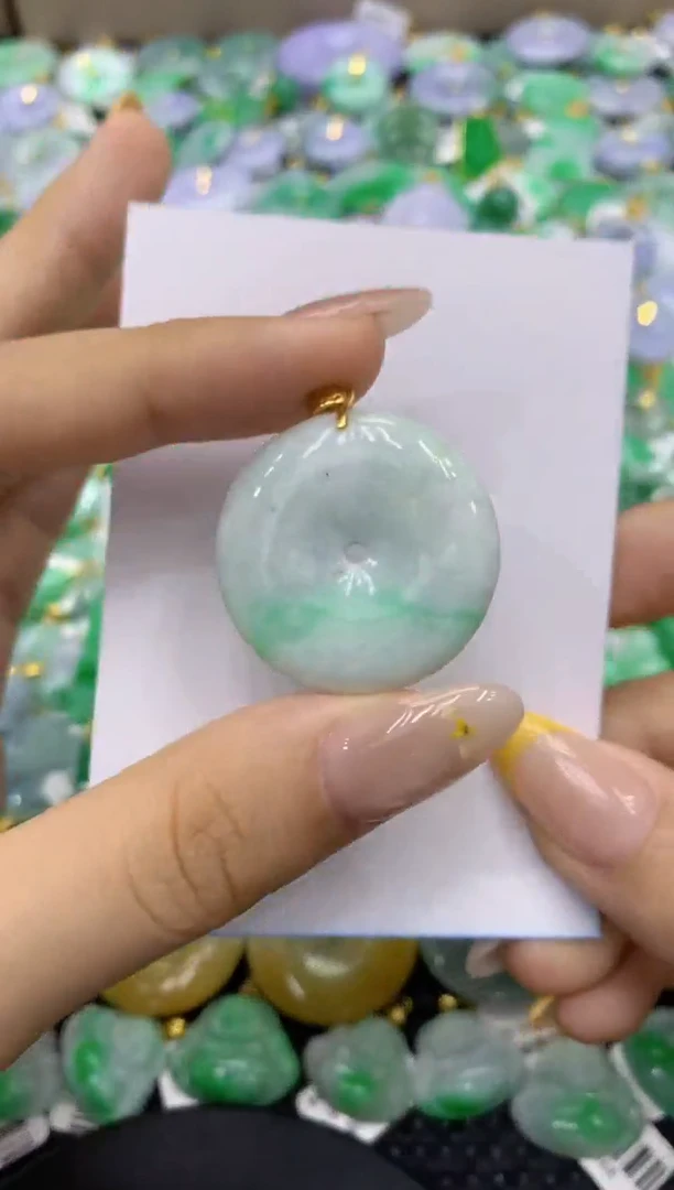 颈饰未镶嵌翡翠天然缅甸翡翠A货