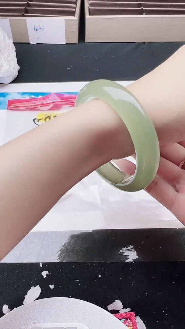 未镶嵌手镯石英质玉圈口 52