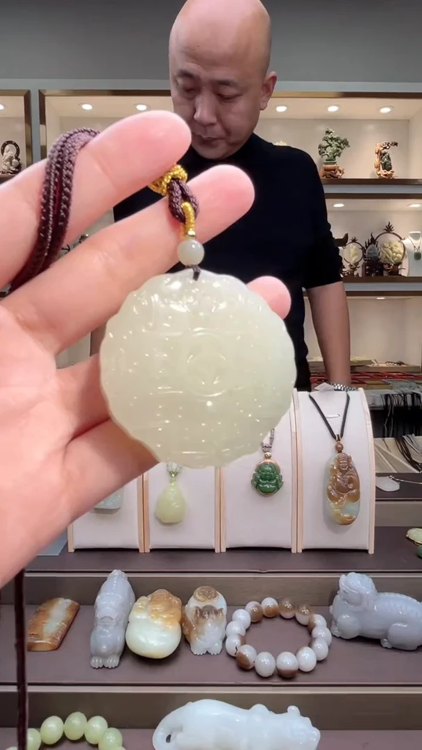 颈饰未镶嵌和田玉苏