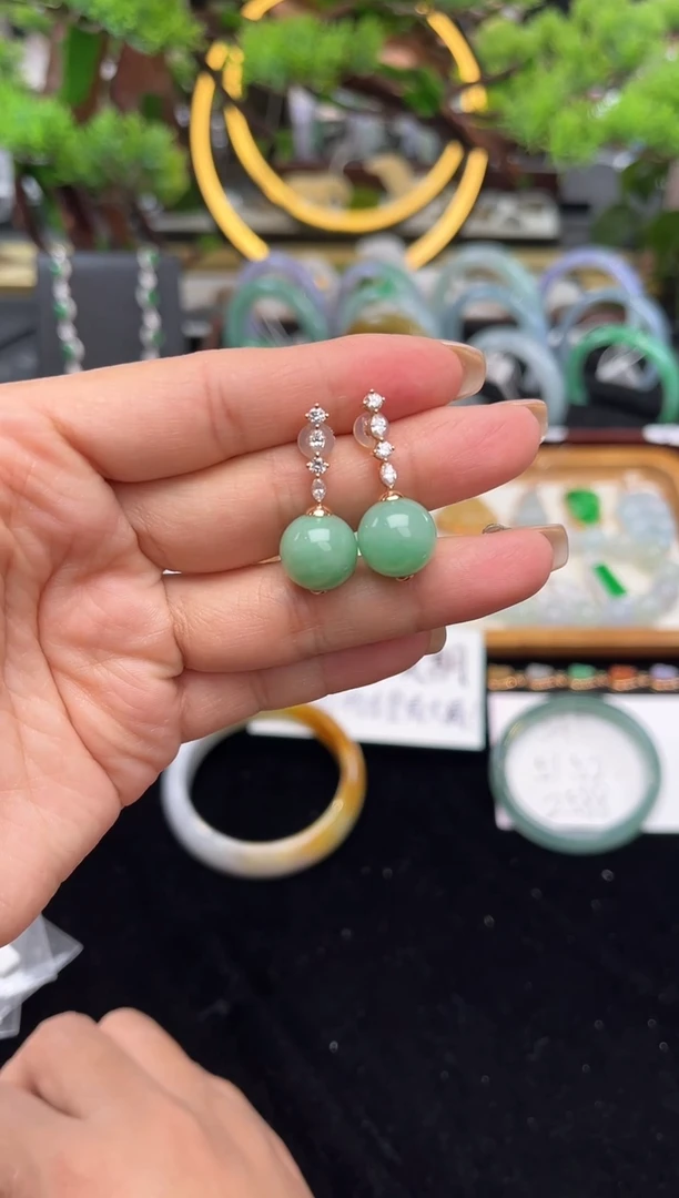 18K金镶嵌翡翠耳坠耳坠