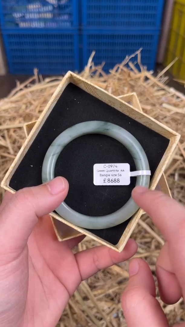 未镶嵌手镯石英质玉C0974