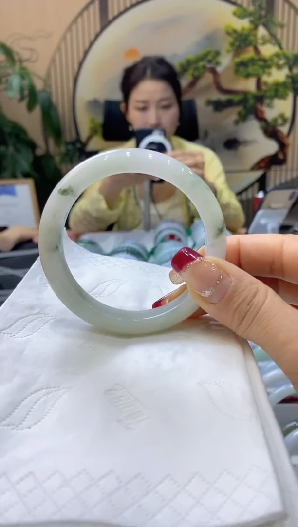 【闪购商品】翡翠手镯未镶嵌99908179