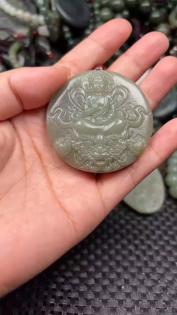 颈饰未镶嵌和田玉1