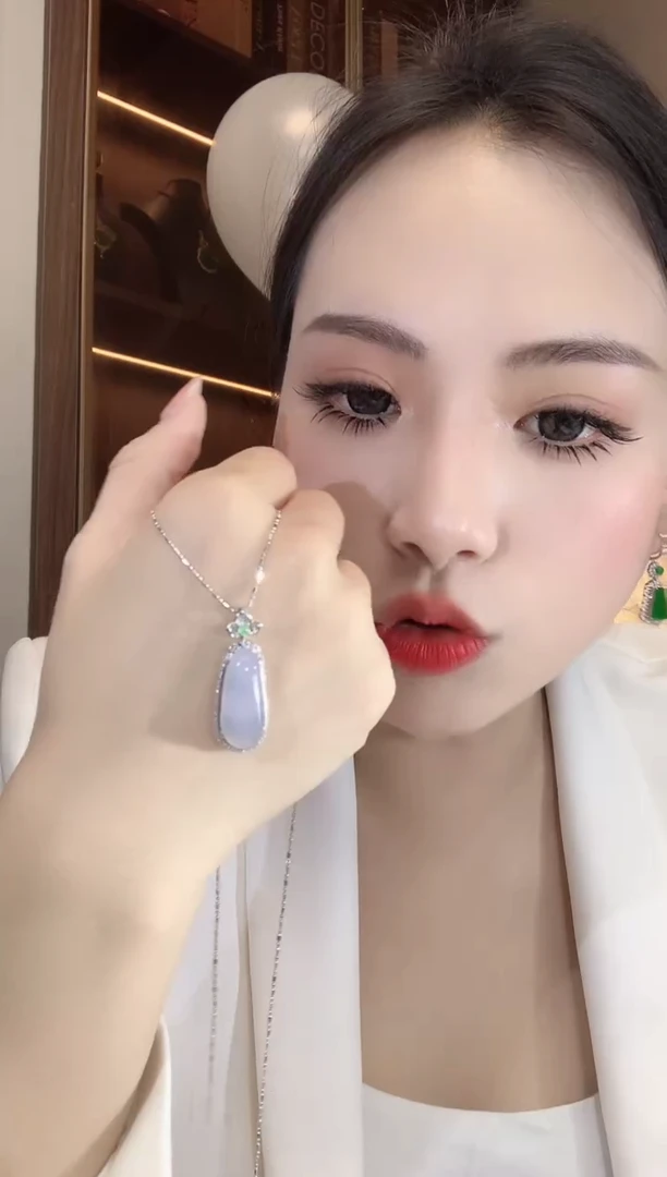 【闪购商品】翡翠吊坠(不含链)18K金镶嵌C3 紫货有一定色差