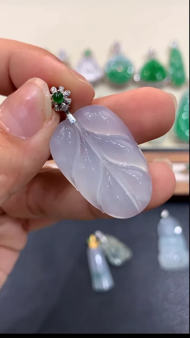 吊坠(不含链)18K金镶嵌翡翠叶子吊坠
