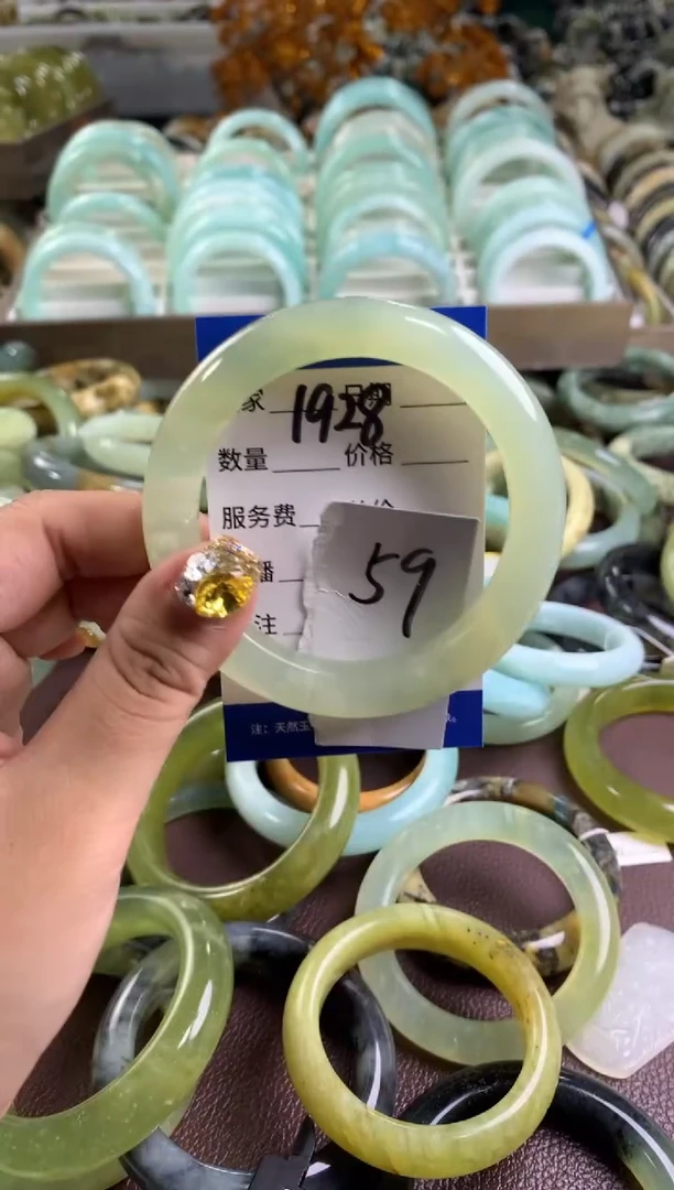 【闪购商品】蛇纹石玉手镯未镶嵌1928