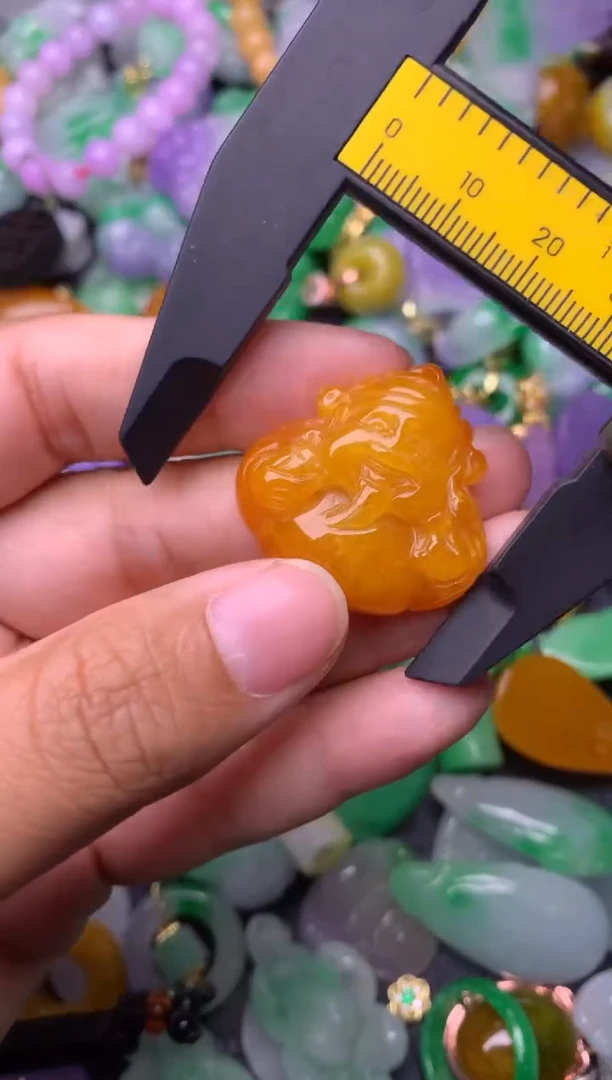 颈饰未镶嵌翡翠缅甸翡翠吊坠